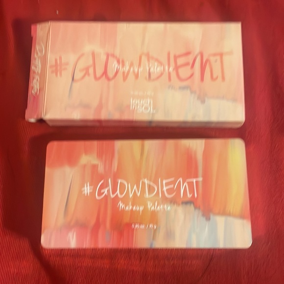 Touch in Sol Pretty Filter Glowdient Makeup Palette (face palette). - Picture 2 of 4